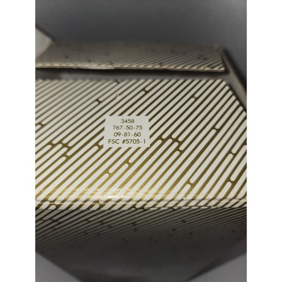 Vintage Avon Crystal Holiday Christmas Tree. - Picture 5 of 6